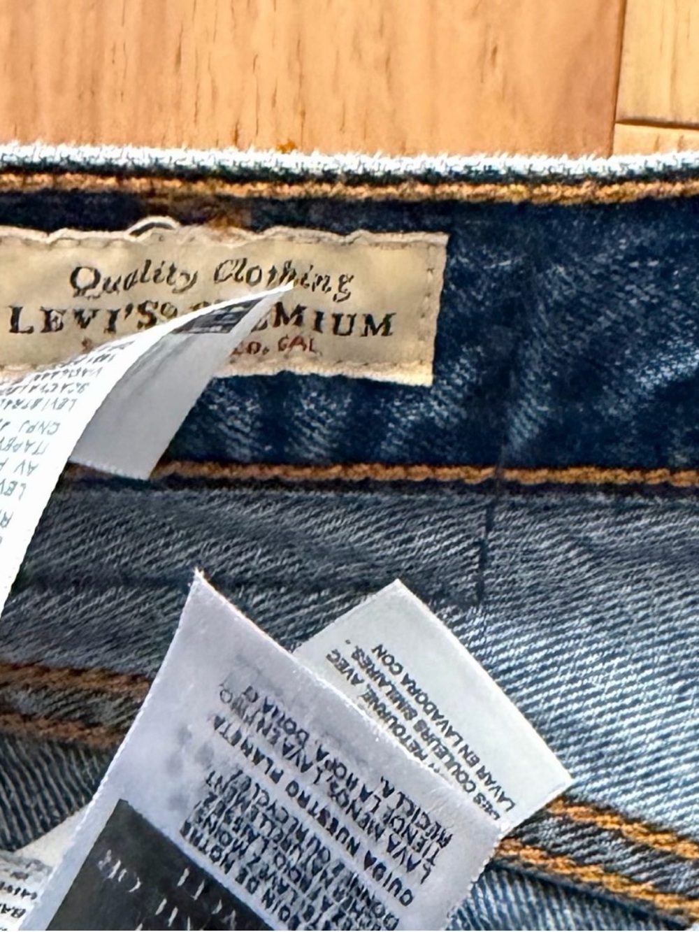 Levi's Women's Blue 501 90s Straight-Leg Jeans - Picture 4 of 6